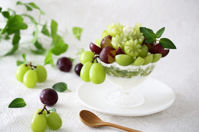 ヨーグルトとブドウ